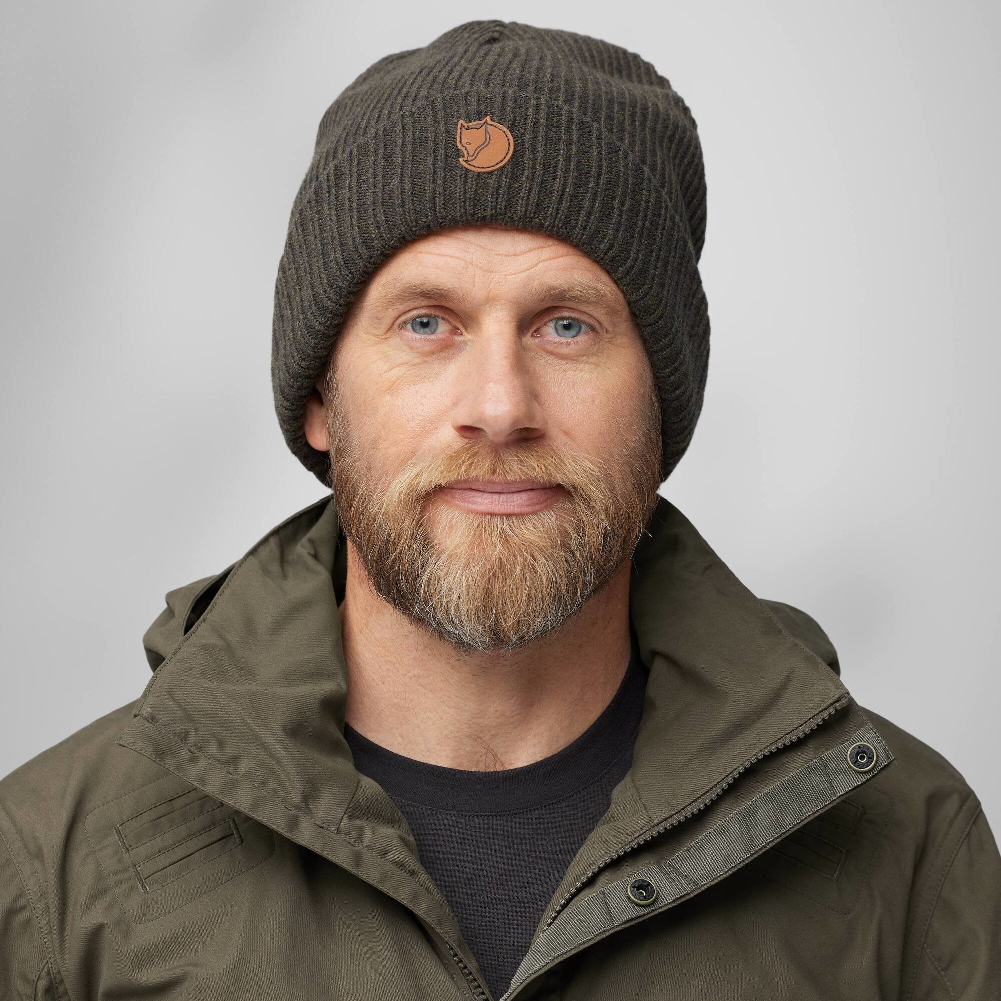 Fjällräven Sörmland Reversible Beanie, dark olive - Image 6