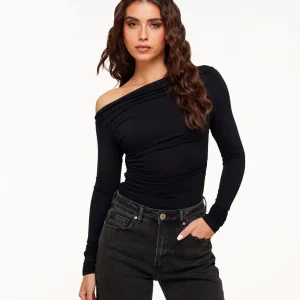 Zwarte Gedrapeerde Off Shoulder - Top